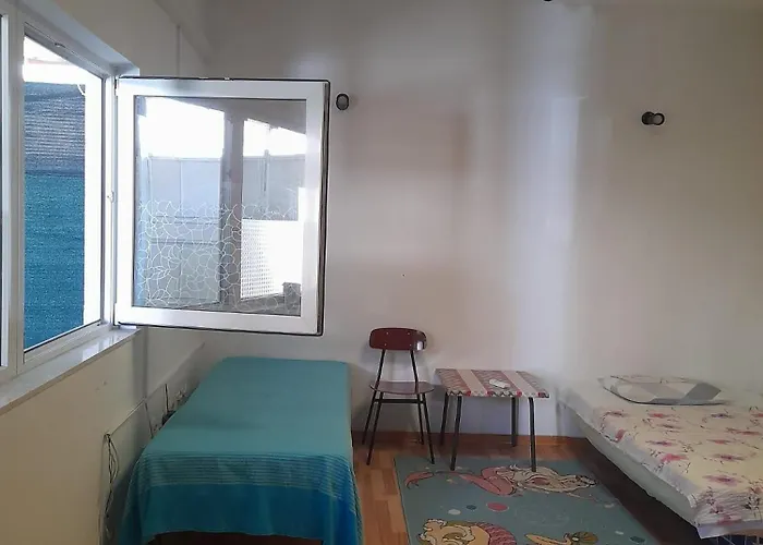 No Wifi And No Aircon Apartman *