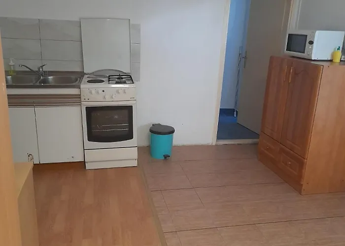 No Wifi And No Aircon *